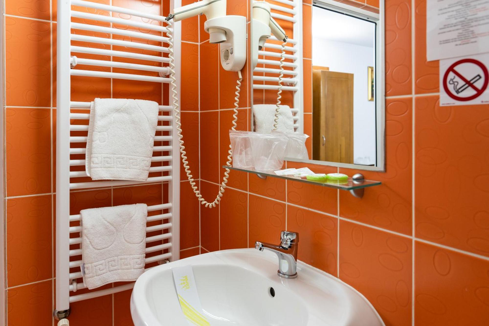 Hotel Casa De Piatra Scheia Extérieur photo