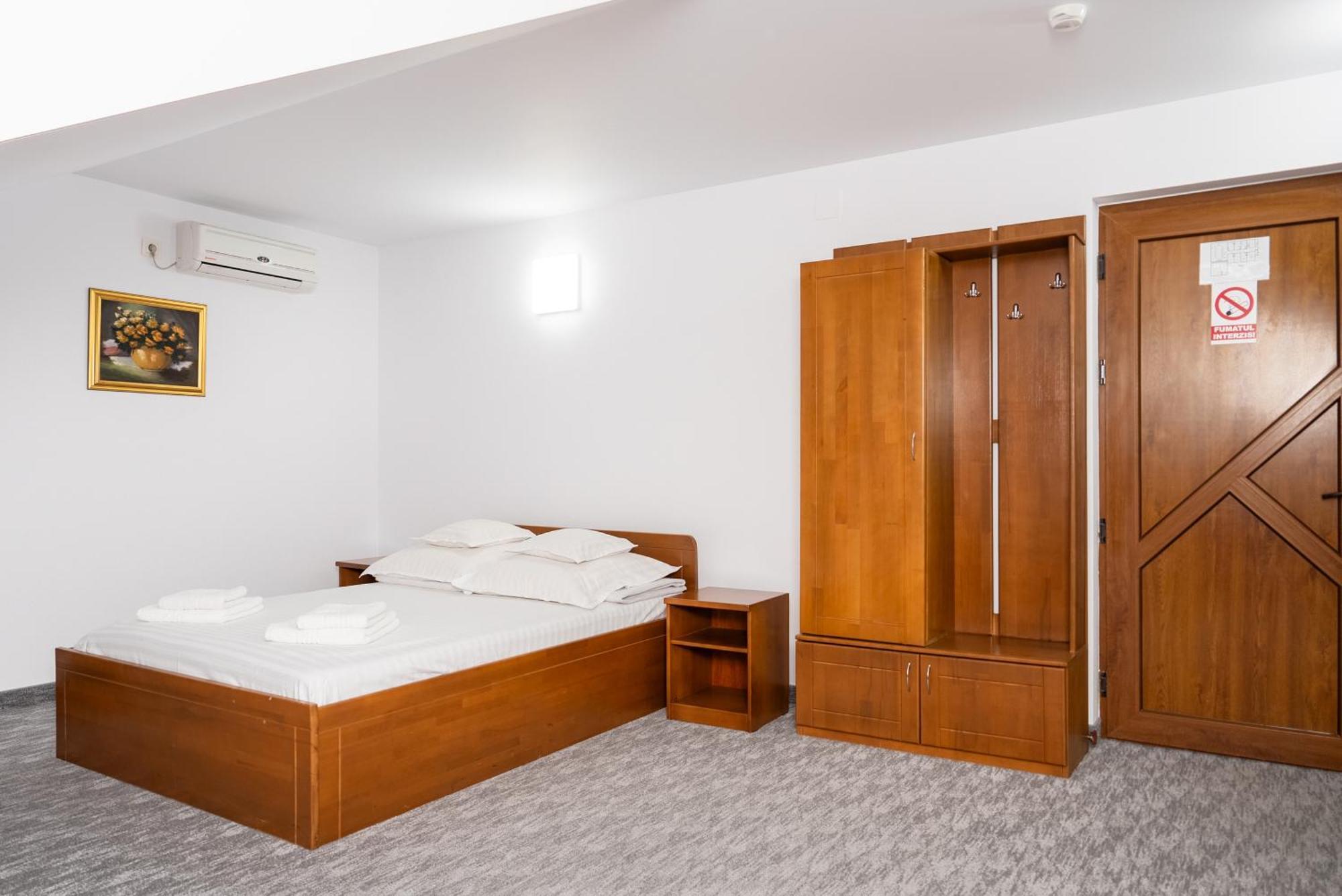 Hotel Casa De Piatra Scheia Extérieur photo